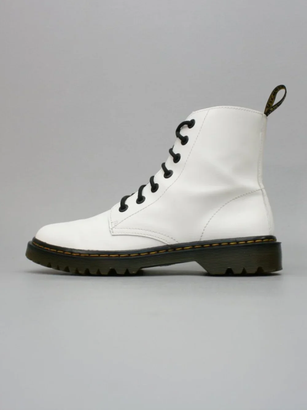 Dr. Martens Ladies 11 Luana White Leather Air Wair Combat Docs Ankle Boots AW004